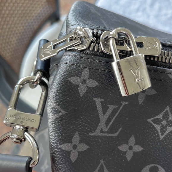 100% Authentic Louis Vuitton Keepall Bandouliere 55 Monogram Eclipse - Picture 2 of 14
